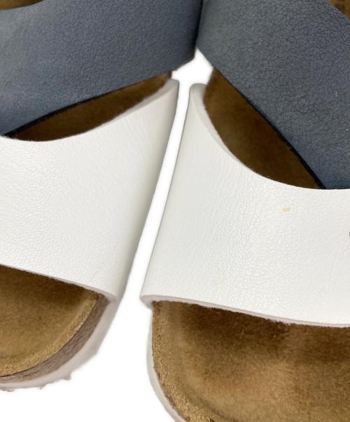 BIRKENSTOCK（ビルケンシュトック）BIRKENSTOCK (ビルケンシュトック) レザーサンダル ホワイト×ネイビー サイズ:28の古着・服飾アイテム