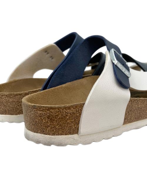 BIRKENSTOCK（ビルケンシュトック）BIRKENSTOCK (ビルケンシュトック) レザーサンダル ホワイト×ネイビー サイズ:28の古着・服飾アイテム