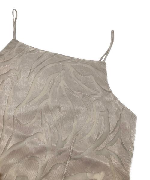 emmi（エミ）emmi (エミ) キャミソールワンピース ベージュ 未使用品の古着・服飾アイテム