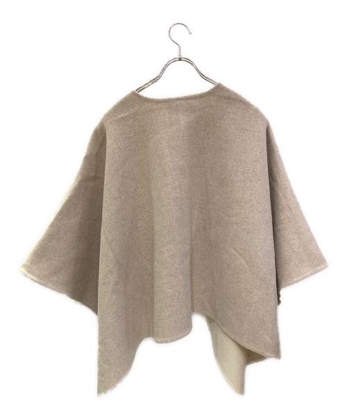 MaxMara（マックスマーラ）MaxMara (マックスマーラ) ブローチ付ケープコート ベージュ サイズ:不明(実寸サイズをご確認ください)の古着・服飾アイテム
