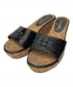 CHANELシャネル）の古着「ココマークコルクキルティングミュール」｜ブラック