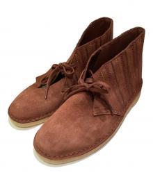 CLARKS（クラークス）の古着「ステッチデザインデザートブーツ」｜ブラウン