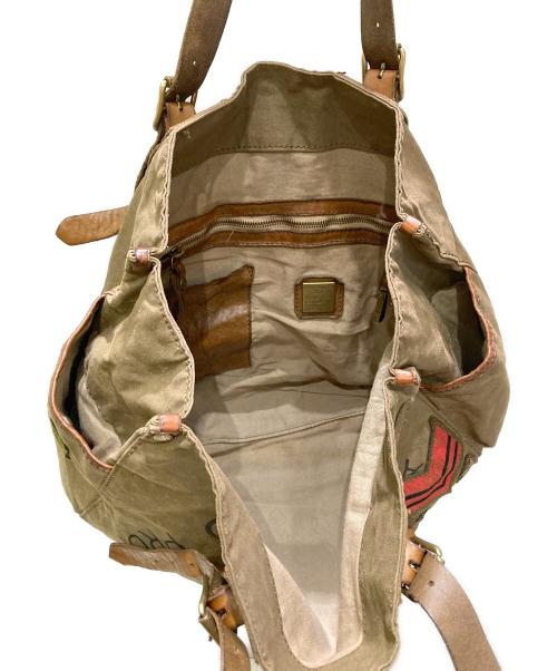 campomaggi（カンポマッジ）campomaggi (カンポマッジ) ヴィンテージ加工キャンバスバッグ オリーブの古着・服飾アイテム