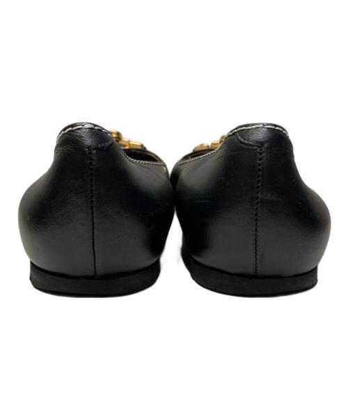 J.W.ANDERSON（ジェイダブリューアンダーソン）J.W.ANDERSON (ジェイダブリューアンダーソン) JWロゴプレートフラットシューズ ブラック サイズ:35 1/2の古着・服飾アイテム