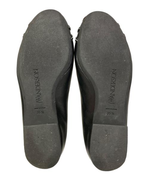 J.W.ANDERSON（ジェイダブリューアンダーソン）J.W.ANDERSON (ジェイダブリューアンダーソン) JWロゴプレートフラットシューズ ブラック サイズ:35 1/2の古着・服飾アイテム