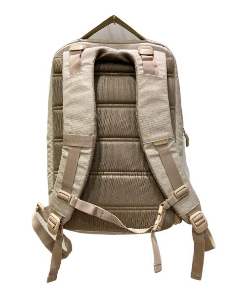 Incase（インケース）Incase (インケース) リュック ベージュの古着・服飾アイテム