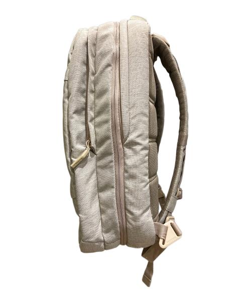 Incase（インケース）Incase (インケース) リュック ベージュの古着・服飾アイテム