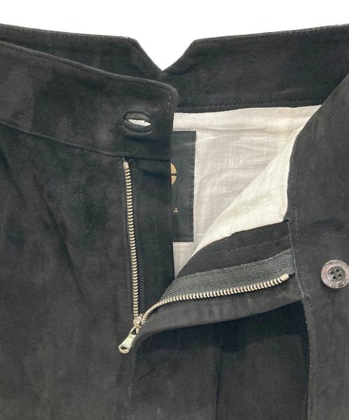 Cinquanta（チンクワンタ）Cinquanta (チンクワンタ) ゴートスウェードタックハーフパンツ ブラック サイズ:44の古着・服飾アイテム