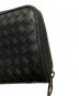 中古・古着 BOTTEGA VENETA (ボッテガベネタ) イントレチャートラウンドジップウォレット ブラック：16000円