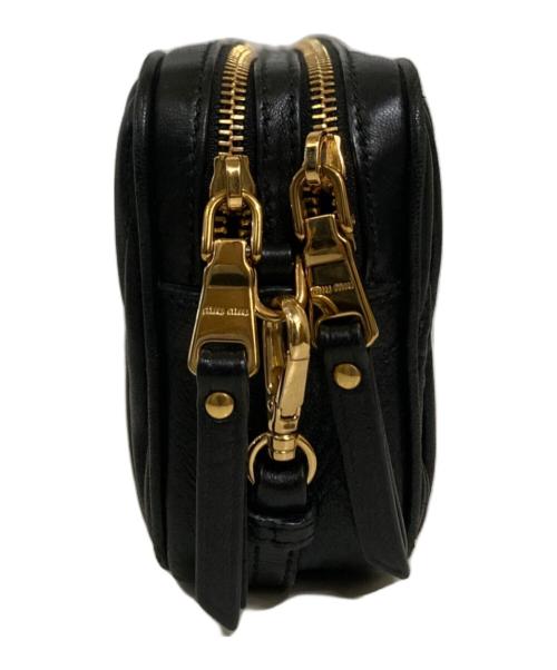 MIU MIU（ミュウミュウ）MIU MIU (ミュウミュウ) ダブルジップ ミニ ショルダーバッグ ブラックの古着・服飾アイテム