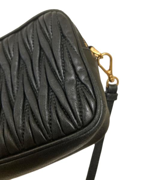 MIU MIU（ミュウミュウ）MIU MIU (ミュウミュウ) ダブルジップ ミニ ショルダーバッグ ブラックの古着・服飾アイテム