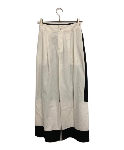 ISSEY MIYAKE（イッセイミヤケ）ISSEY MIYAKE (イッセイミヤケ) バイカラータックワイドパンツ ホワイト×ブラック サイズ:Sの古着・服飾アイテム