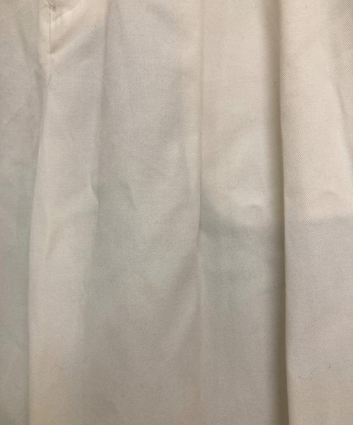 ISSEY MIYAKE（イッセイミヤケ）ISSEY MIYAKE (イッセイミヤケ) バイカラータックワイドパンツ ホワイト×ブラック サイズ:Sの古着・服飾アイテム