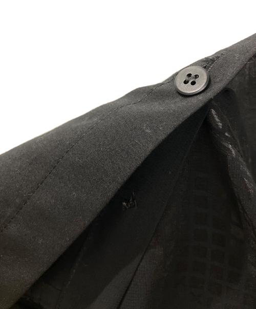 ISSEY MIYAKE（イッセイミヤケ）ISSEY MIYAKE (イッセイミヤケ) 変形ノースリーブブラウス ブラック サイズ:2の古着・服飾アイテム