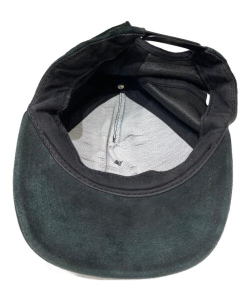 SUPREME（シュプリーム）Supreme (シュプリーム) Stencil Metal Plate Suede 5 Panel Cap ブラックの古着・服飾アイテム