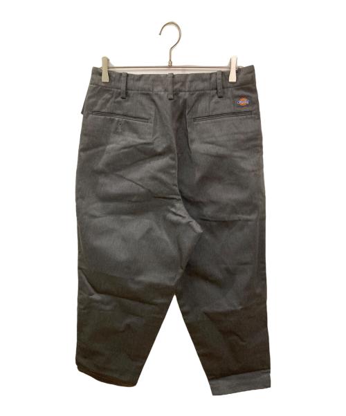 Dickies（ディッキーズ）Dickies (ディッキーズ) 5525gallery (ゴーゴーニーゴーギャラリー) タックワークパンツ グレー サイズ:Mの古着・服飾アイテム