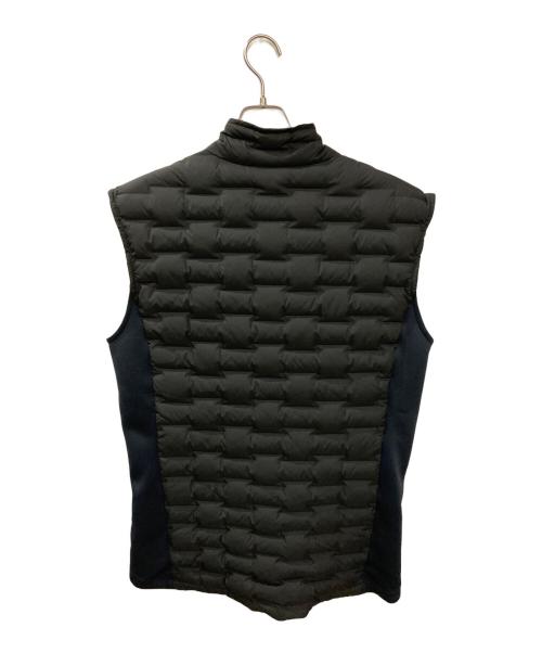 1piu1uguale3 GOLF（ウノ ピゥ ウノ ウグァーレ トレ ゴルフ）1piu1uguale3 GOLF (ウノ ピゥ ウノ ウグァーレ トレ ゴルフ) STAND DOWN VESTダウンベスト ブラック サイズ:7の古着・服飾アイテム