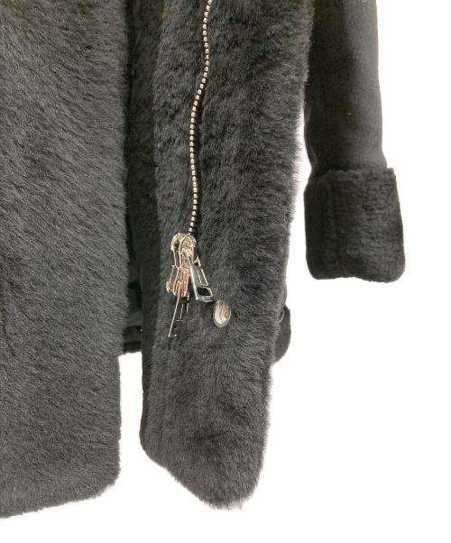 1piu1uguale3（ウノピュウノウグァーレトレ）1piu1uguale3 (ウノピュウノウグァーレトレ) EMMETI (エンメティ) MOUTON WRAPHOODED COAT ブラック サイズ:3の古着・服飾アイテム