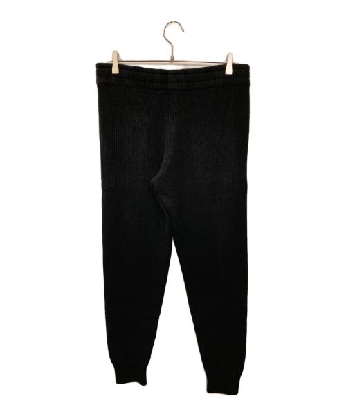 1piu1uguale3（ウノピュウノウグァーレトレ）1piu1uguale3 (ウノピュウノウグァーレトレ) WAPPEN RIB ワッペンリブニットパンツ ジョガー ブラック サイズ:4の古着・服飾アイテム