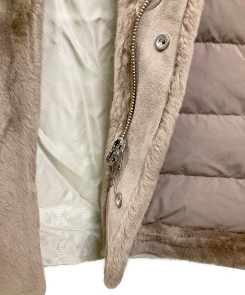 1piu1uguale3（ウノピュウノウグァーレトレ）1piu1uguale3 (ウノピュウノウグァーレトレ) EMMETI (エンメティ) MOUNTON SHORT WRAPHOODED COAT ベージュ サイズ:4の古着・服飾アイテム