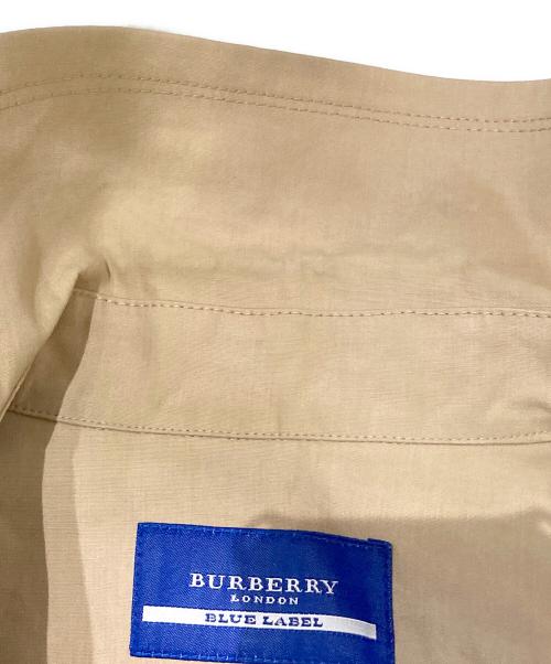 BURBERRY BLUE LABEL（バーバリーロンドンブルーレーベル）BURBERRY BLUE LABEL (バーバリーロンドンブルーレーベル) ゴム引きステンカラーコート ベージュ サイズ:38の古着・服飾アイテム