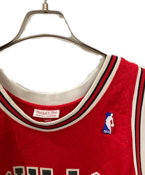 MITCHELL & NESS（ミッチェルアンドネス）MITCHELL & NESS (ミッチェルアンドネス) 復刻シカゴブルズ バスケットゲームシャツ レッド サイズ:2XLの古着・服飾アイテム