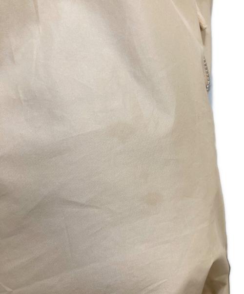 Adam et Rope（アダム エ ロペ）Adam et Rope (アダム エ ロペ) シャイニータフタ撥水ロンパース ベージュ サイズ:Freeの古着・服飾アイテム