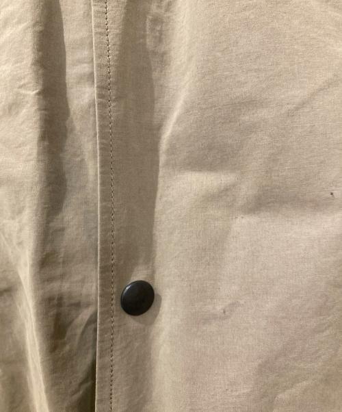 COMOLI（コモリ）COMOLI (コモリ) コットンナイロンコーチジャケット ベージュ サイズ:2の古着・服飾アイテム