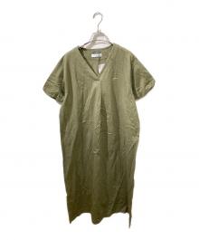 LACOSTE×B:MING by BEAMS（ラコステ×ビーミングバイビームス）の古着「ギャザースリーブ ワンピース」｜カーキ