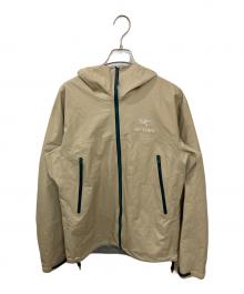 ARC'TERYX（アークテリクス）の古着「BETA JACKET」｜ベージュ