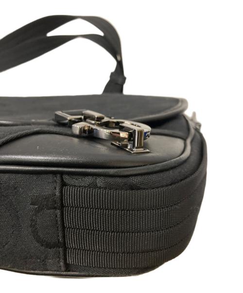 Salvatore Ferragamo（サルヴァトーレ フェラガモ）Salvatore Ferragamo (サルヴァトーレ フェラガモ) ガンチーニキャンバスショルダーバッグ ブラックの古着・服飾アイテム