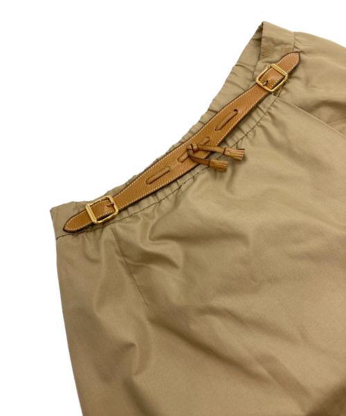 HERMES（エルメス）HERMES (エルメス) ヴィンテージベルト装飾ラップスカート ベージュ サイズ:36の古着・服飾アイテム