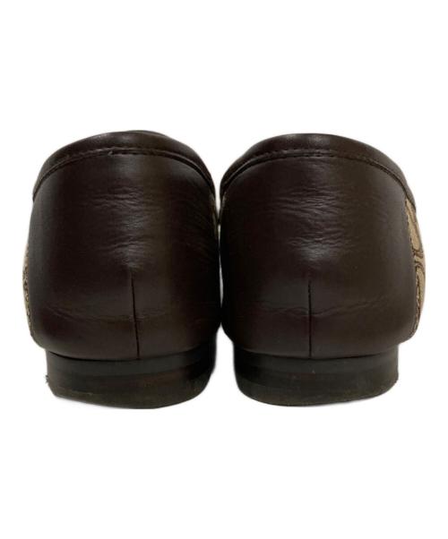 COACH（コーチ）COACH (コーチ) ヘイリーローファー ベージュ サイズ:24cmの古着・服飾アイテム