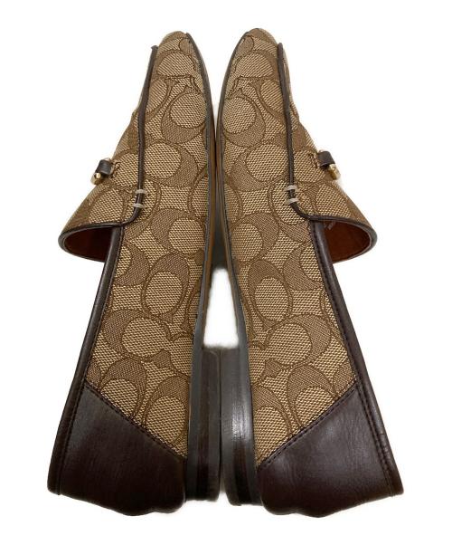 COACH（コーチ）COACH (コーチ) ヘイリーローファー ベージュ サイズ:24cmの古着・服飾アイテム