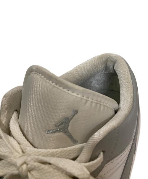 NIKE（ナイキ）NIKE (ナイキ) JORDAN BRAND WMNS AIR JORDAN 1 LOW グレー×ホワイト サイズ:28cmの古着・服飾アイテム