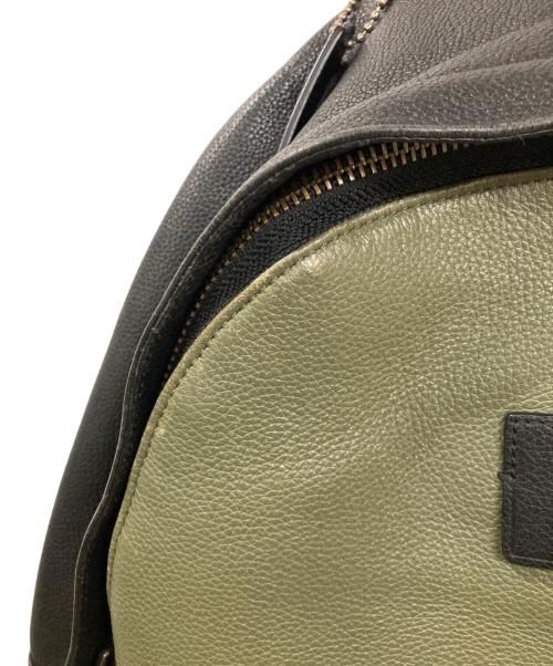 COACH（コーチ）COACH (コーチ) レザーデイパック ブラック×カーキの古着・服飾アイテム