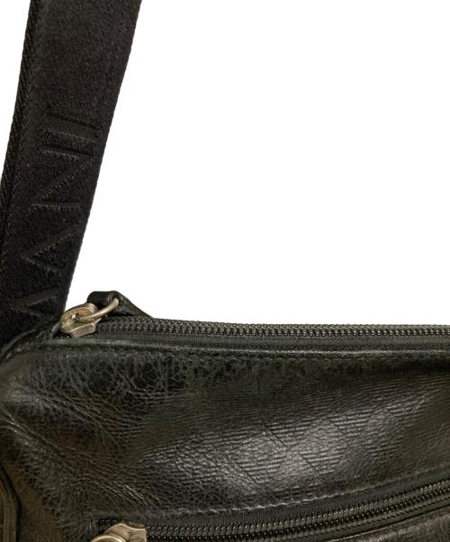 EMPORIO ARMANI（エンポリオアルマーニ）EMPORIO ARMANI (エンポリオアルマーニ) レザーショルダーバッグ ブラックの古着・服飾アイテム