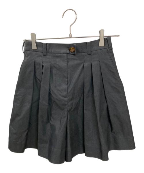 Vivienne Westwood RED LABEL（ヴィヴィアンウエストウッドレッドレーベル）Vivienne Westwood RED LABEL (ヴィヴィアンウエストウッドレッドレーベル) オーブボタンプリーツショートパンツ グレー サイズ:2の古着・服飾アイテム