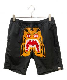 A BATHING APE（アベイシングエイプ）の古着「Tiger Beach Shorts」｜ブラック