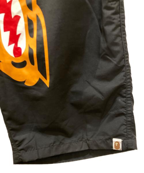 A BATHING APE（アベイシングエイプ）A BATHING APE (アベイシングエイプ) Tiger Beach Shorts ブラック サイズ:Lの古着・服飾アイテム