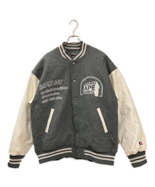 A BATHING APE（ア ベイシング エイプ）A BATHING APE (ア ベイシング エイプ) MULTI LOGO VARSITY DOWN JACKET グレー サイズ:XLの古着・服飾アイテム