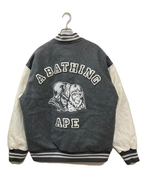A BATHING APE（ア ベイシング エイプ）A BATHING APE (ア ベイシング エイプ) MULTI LOGO VARSITY DOWN JACKET グレー サイズ:XLの古着・服飾アイテム