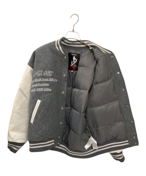 A BATHING APE（ア ベイシング エイプ）A BATHING APE (ア ベイシング エイプ) MULTI LOGO VARSITY DOWN JACKET グレー サイズ:XLの古着・服飾アイテム