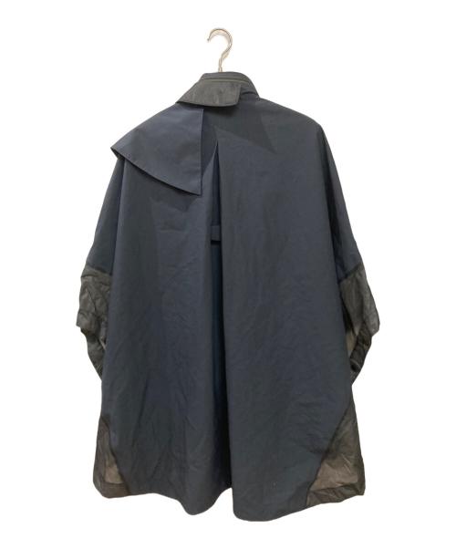 Y-3（ワイスリー）Y-3 (ワイスリー) CH1 TERREX HOODED PONCHO / ポンチョ コート グレー サイズ:XSの古着・服飾アイテム