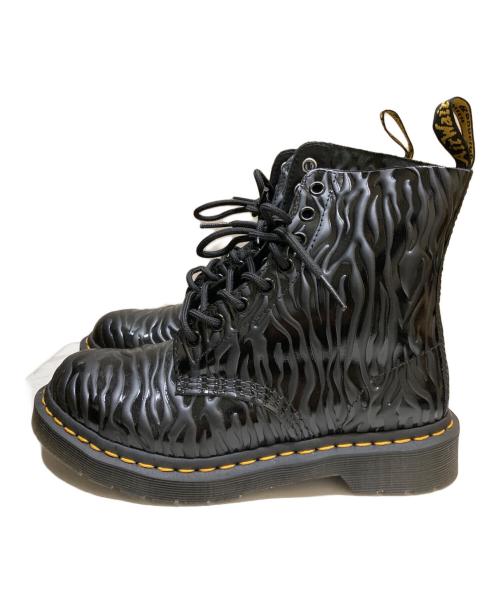 Dr.Martens（ドクターマーチン）Dr.Martens (ドクターマーチン) ゼブラエンボスブーツ ブラック サイズ:US6の古着・服飾アイテム