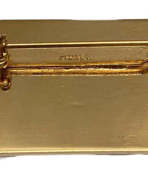CHANEL（シャネル）CHANEL (シャネル) ロゴプレートブローチ ゴールドの古着・服飾アイテム