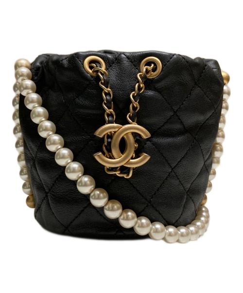 CHANEL（シャネル）CHANEL (シャネル) フェイクパールチェーンショルダーバッグ ブラックの古着・服飾アイテム