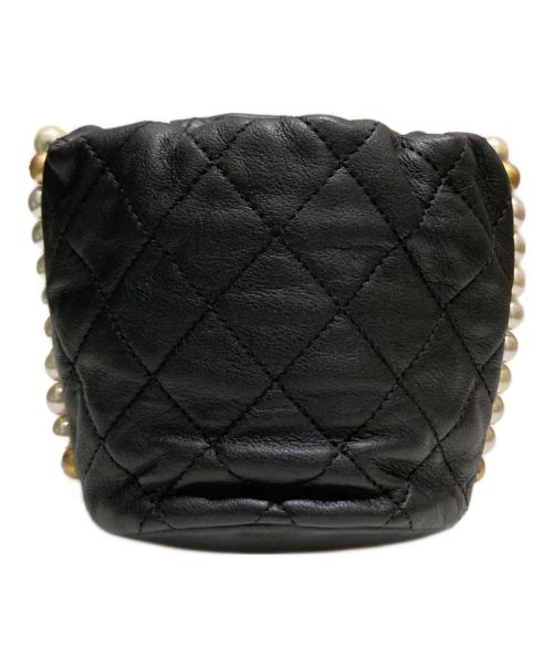 CHANEL（シャネル）CHANEL (シャネル) フェイクパールチェーンショルダーバッグ ブラックの古着・服飾アイテム
