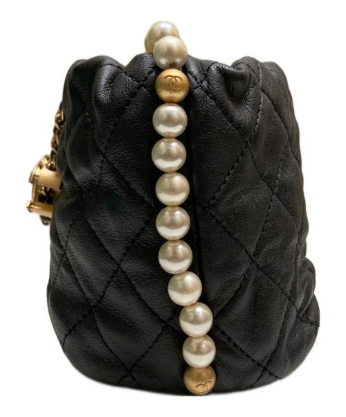 CHANEL（シャネル）CHANEL (シャネル) フェイクパールチェーンショルダーバッグ ブラックの古着・服飾アイテム