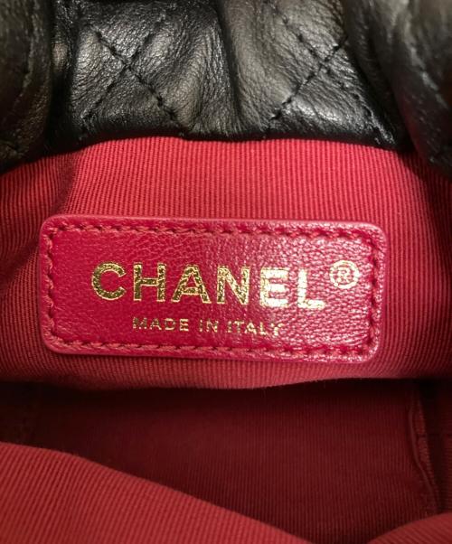 CHANEL（シャネル）CHANEL (シャネル) フェイクパールチェーンショルダーバッグ ブラックの古着・服飾アイテム